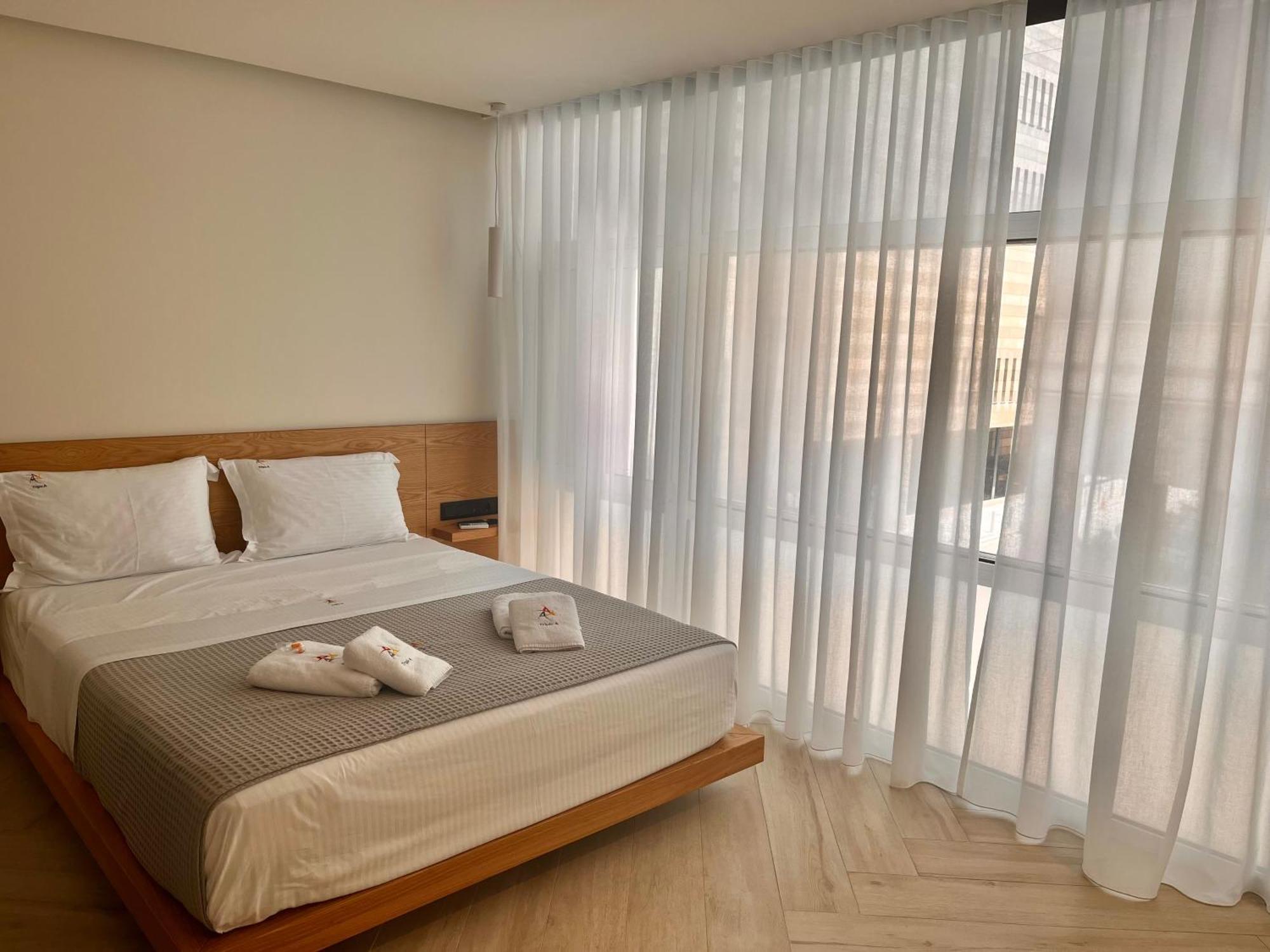 Triple A - Chic & Elegant By The Market - Free Parking! Athens Luaran gambar