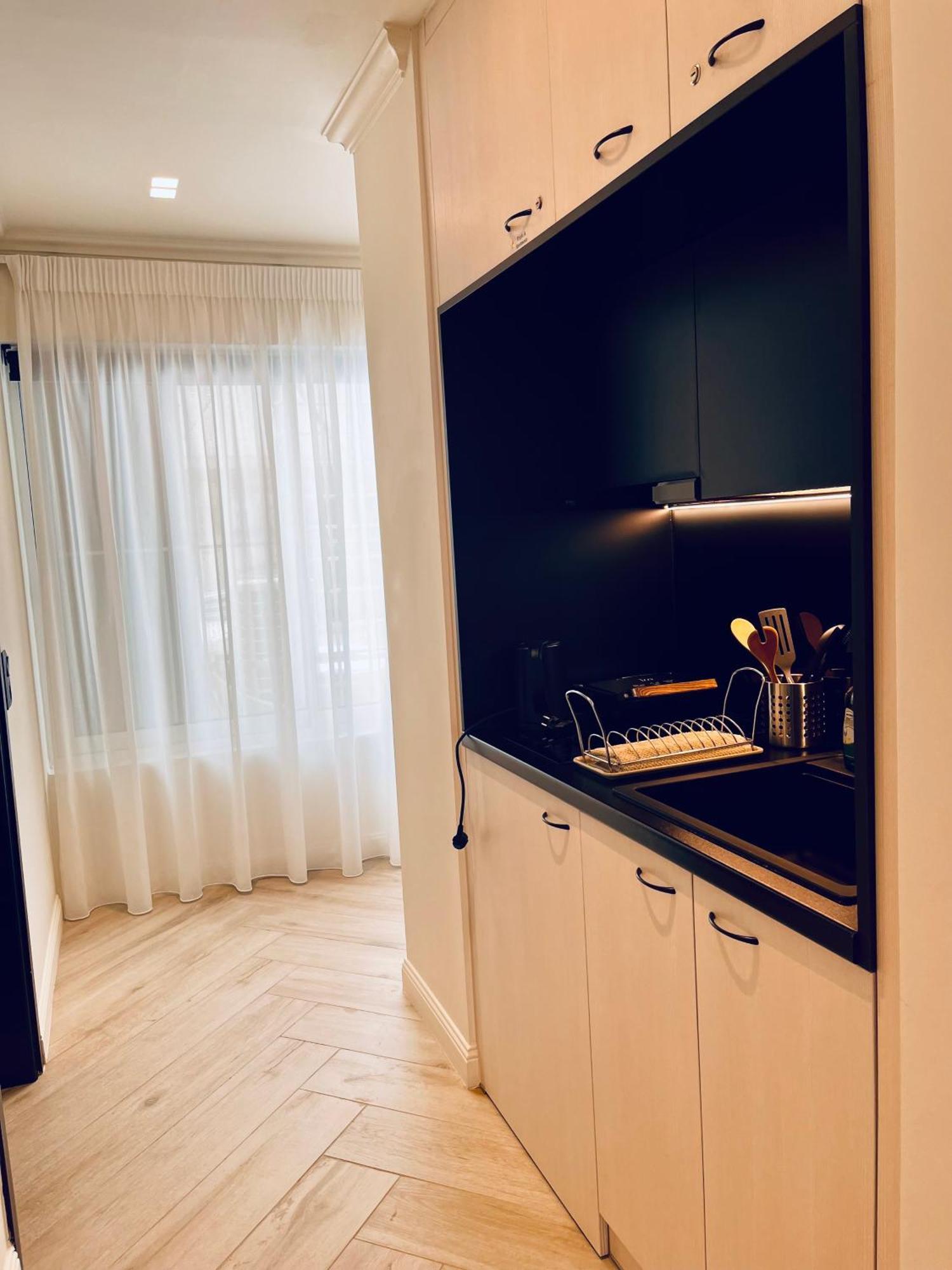 Triple A - Chic & Elegant By The Market - Free Parking! Athens Luaran gambar
