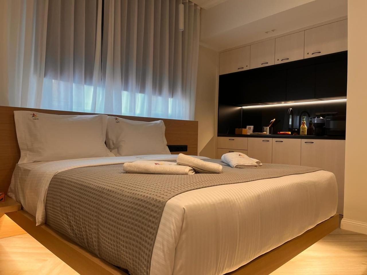 Triple A - Chic & Elegant By The Market - Free Parking! Athens Luaran gambar